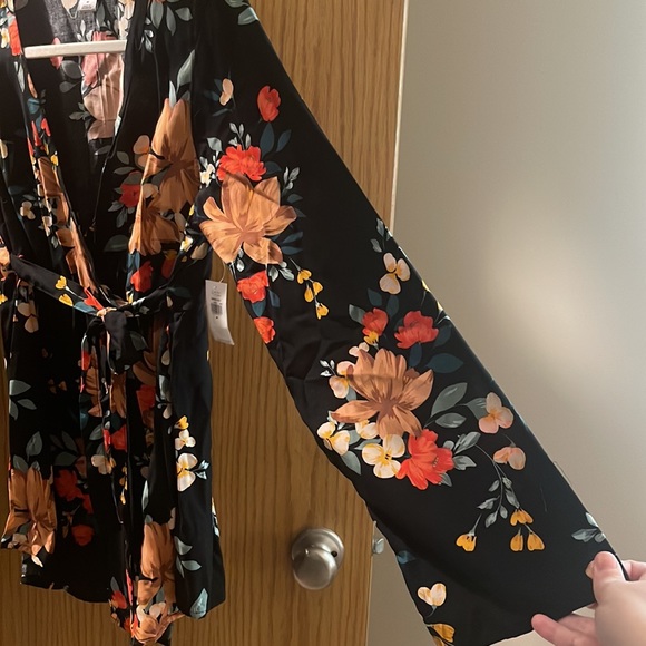 Old Navy maternity top - Picture 3 of 6